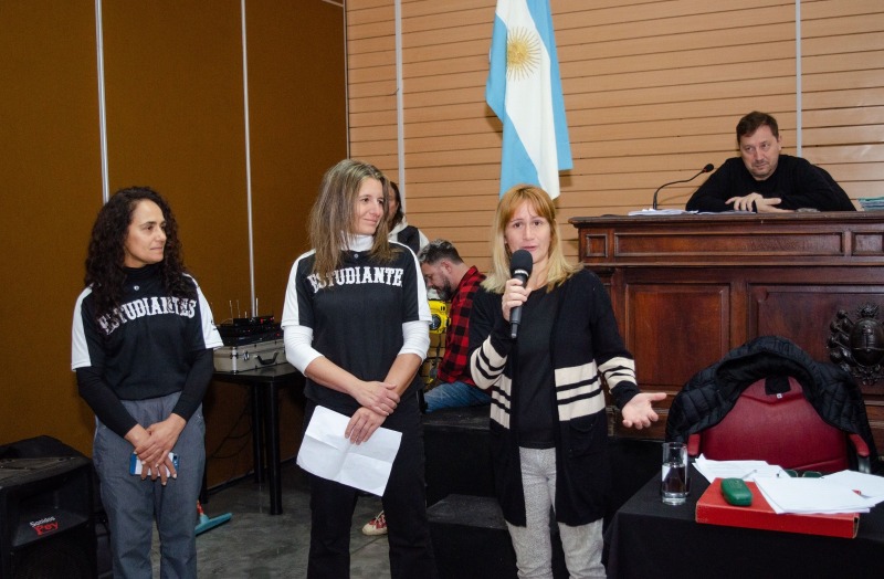 Apoyo al ftbol femenino y homenaje para Sole Angeletti